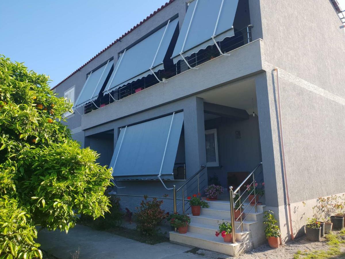 Guesthouse Anila Divjake Exterior photo